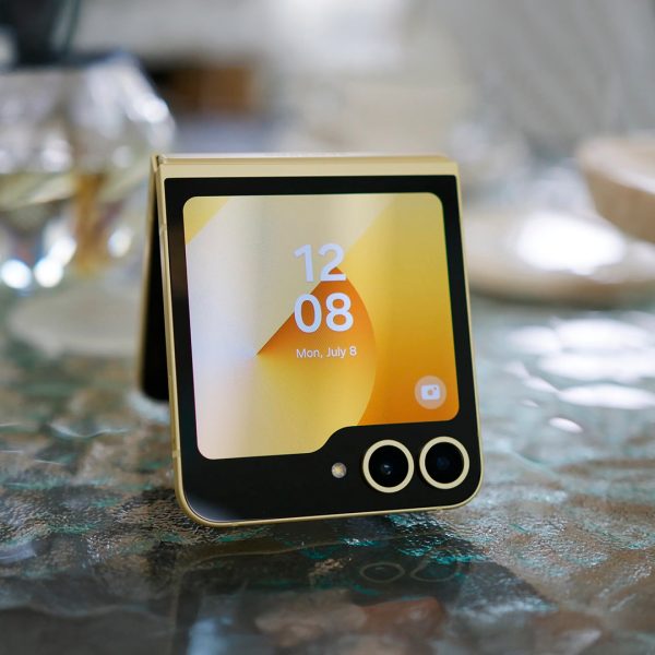 Z flip 6 yellow