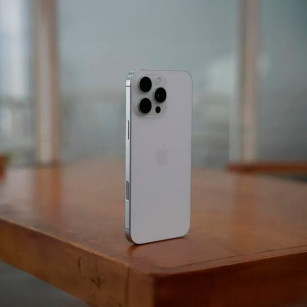 iPhone 16 Pro Max White