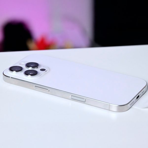 iPhone 16 Pro Max White