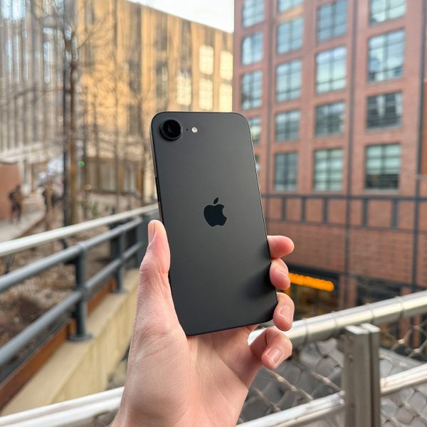 iPhone 16e 256GB Black iPhone 16e 128GB Negro